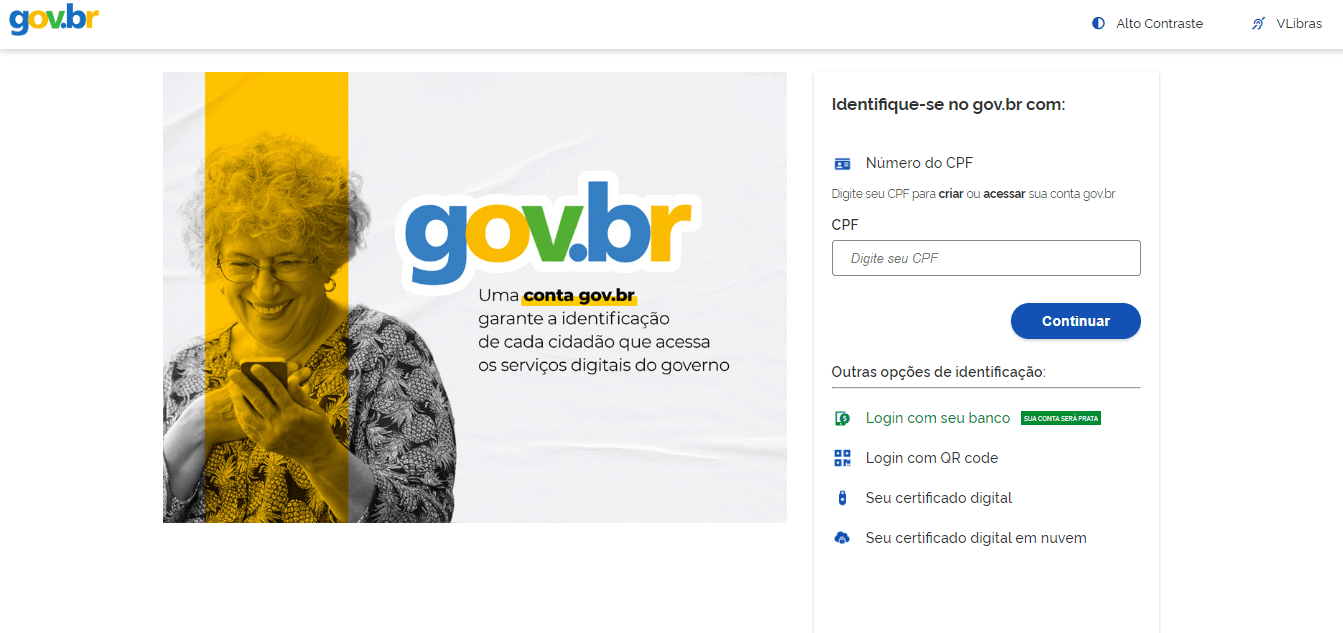 A imagem exibe uma captura de tela de uma página do portal online do governo brasileiro “gov.br”. A parte esquerda da imagem tem um fundo amarelo com o logotipo “gov.br” e texto em português, parcialmente obscurecido por uma forma de espaço reservado cinza. O lado direito mostra uma interface de login com campos para inserir ‘Número do CPF’ e ‘CPF’, seguido de um botão ‘Continuar’. Abaixo estão opções para ‘Login com senha’, ‘Login com código QR’ e ‘Seu certificado digital na nuvem’. Também há um ícone indicando opções de acessibilidade no canto superior direito da página.