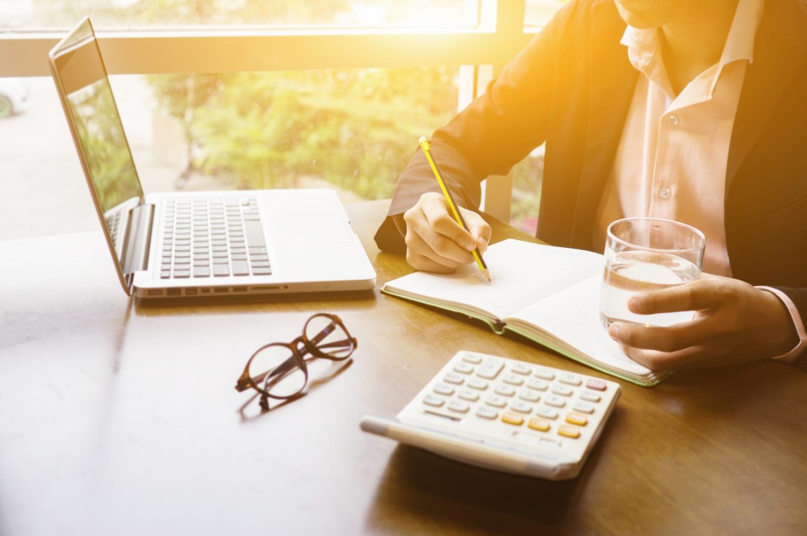 Quais são os impostos que as pequenas empresas precisam pagar?