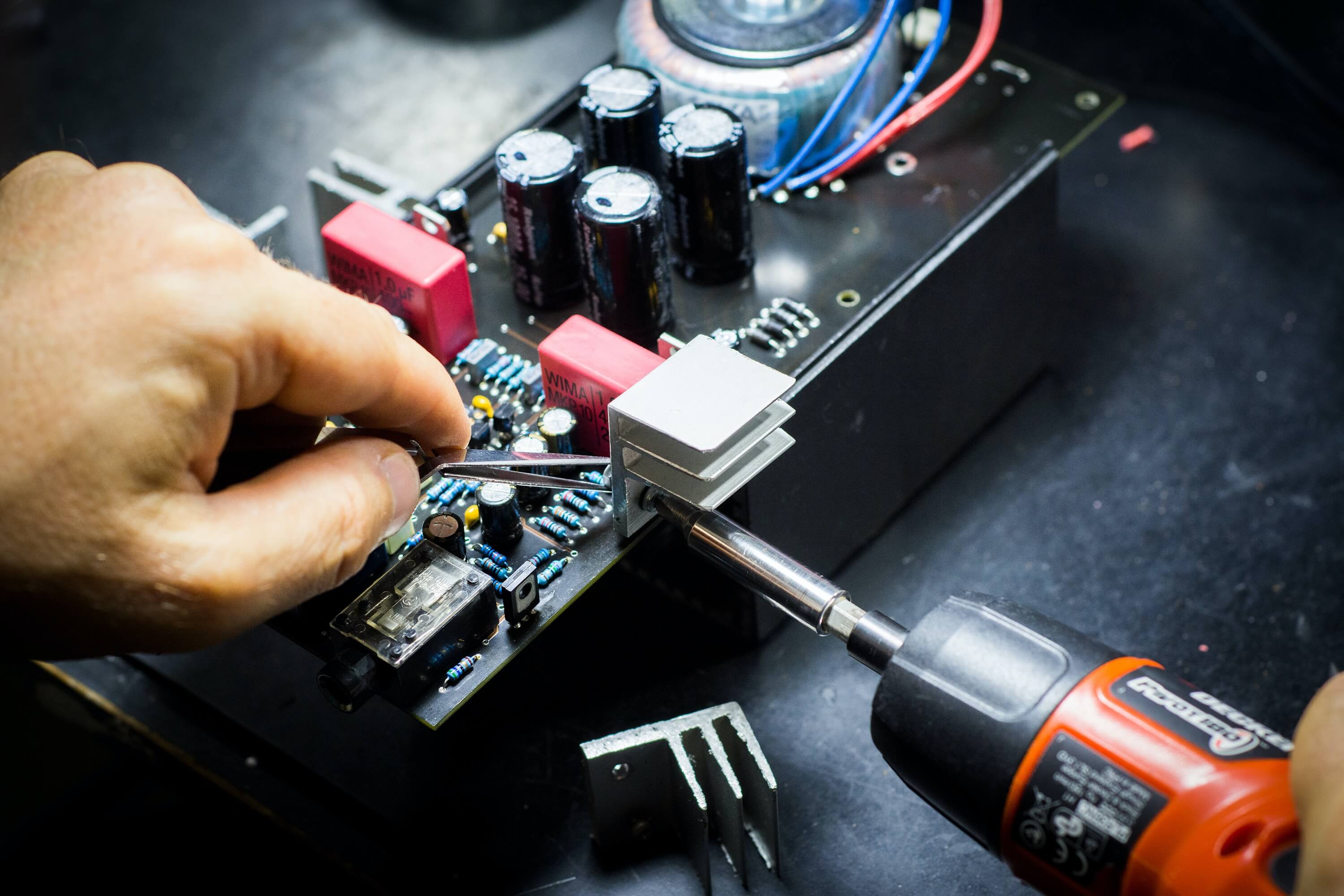 Como montar uma assistência técnica em eletroeletrônicos?